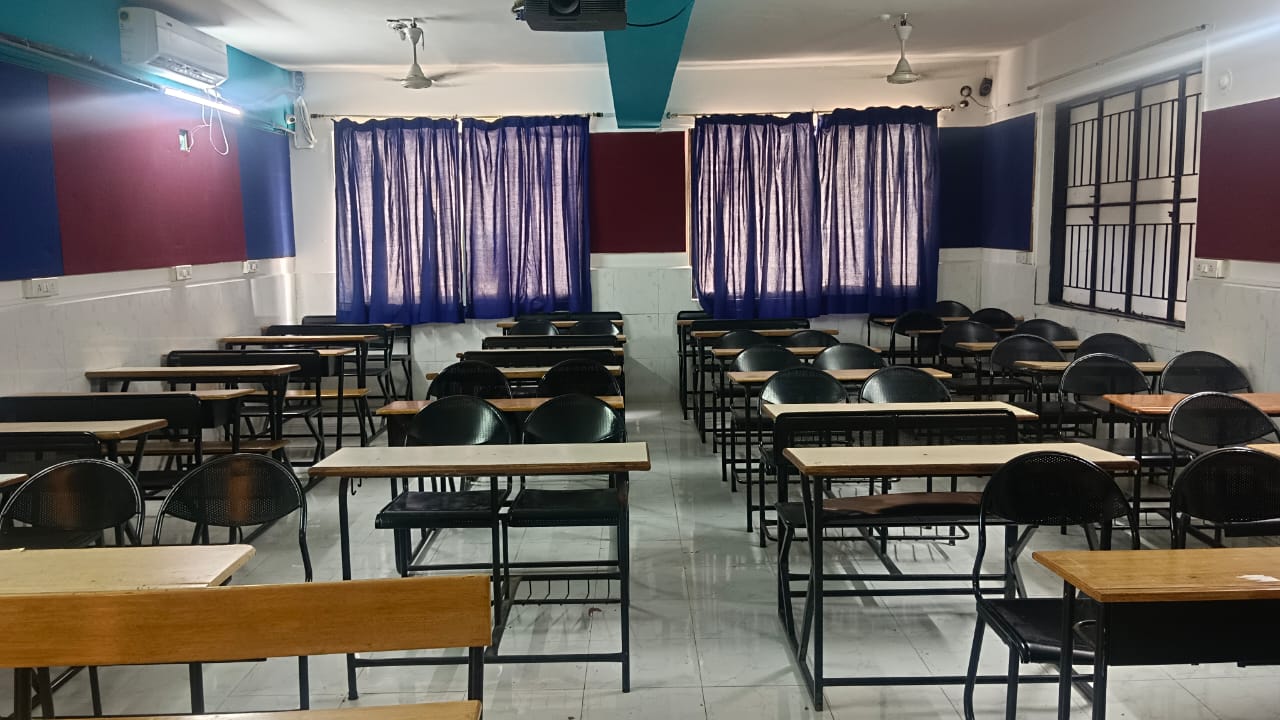 Design & VFX Classroom Lecture - VEDA College Pune